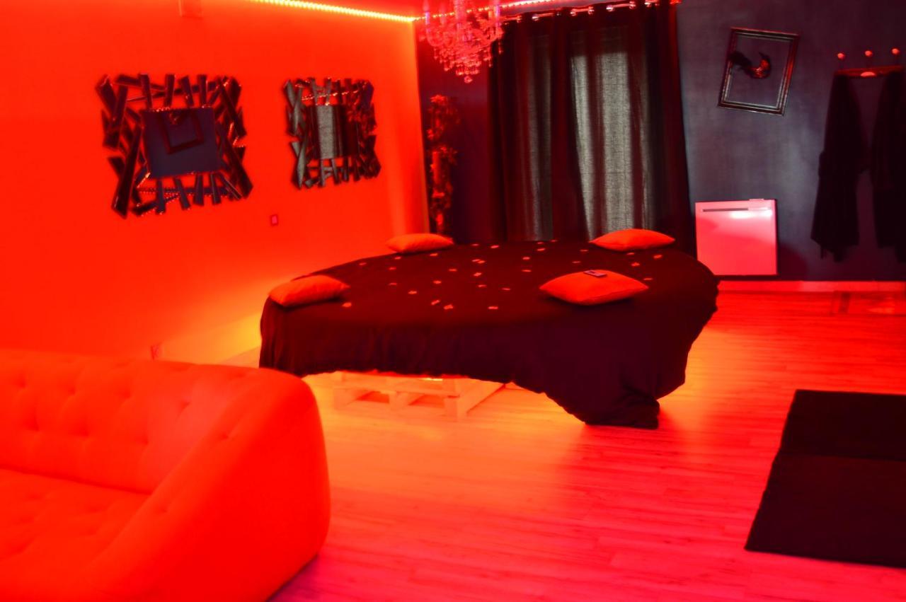 Nuit Insolite-Room Love Saint-Germain  Экстерьер фото